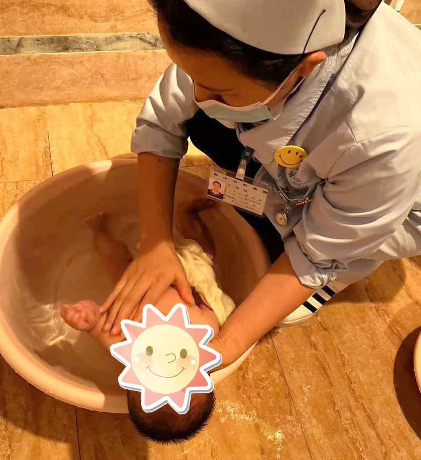 【保山安利醫(yī)院】新手媽媽別著急，寶寶護理可為您上門服務~